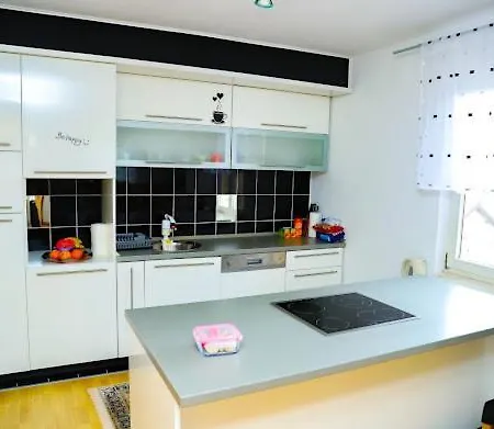 Na Jezeru Apartment